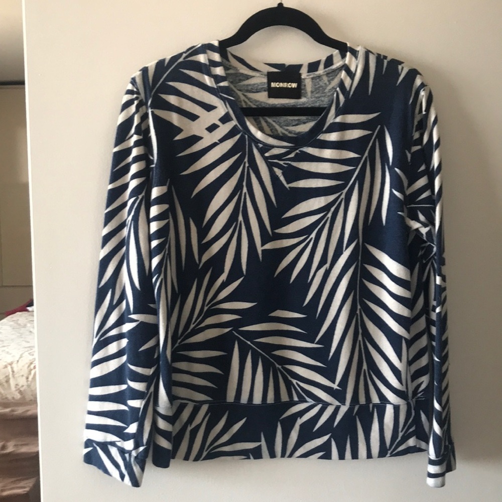 Sweatshirt-like pullover